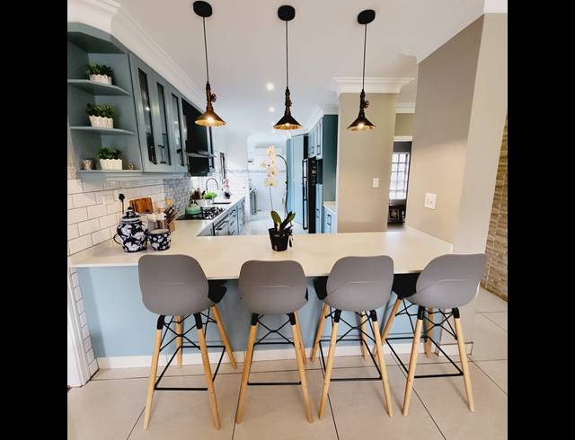 4 BEDROOM HOUSE SOLD IN CLIFTON HILL ESTATE